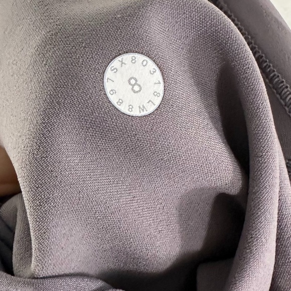 Lululemon On The Fly Skirt 21" Magnum SZ 8 - Picture 3 of 5